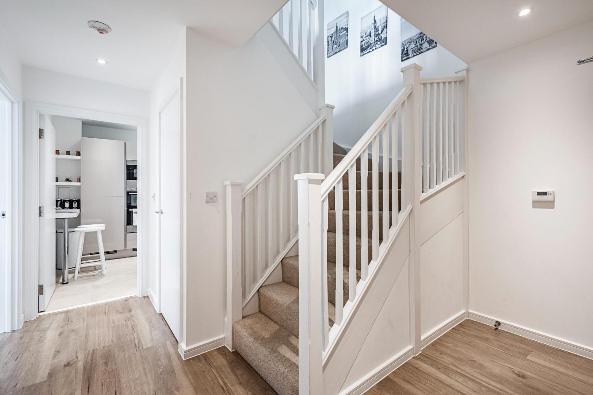 Chiswick Park 3 Bed 3 Bath West London - Parking Leilighet Eksteriør bilde