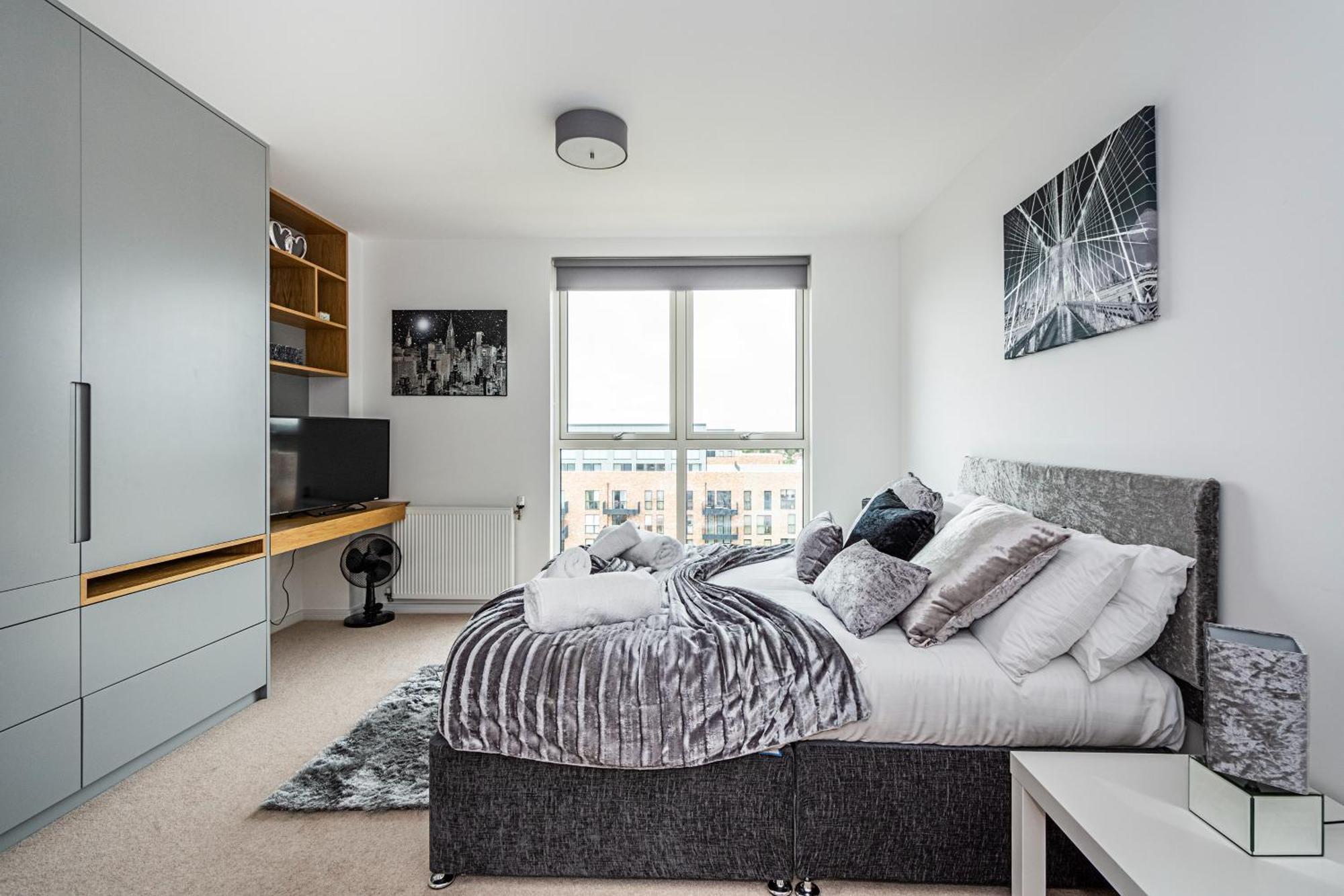 Chiswick Park 3 Bed 3 Bath West London - Parking Leilighet Eksteriør bilde