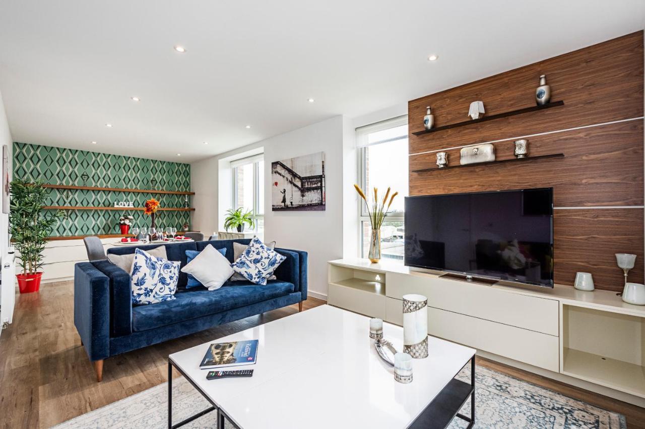 Chiswick Park 3 Bed 3 Bath West London - Parking Leilighet Eksteriør bilde