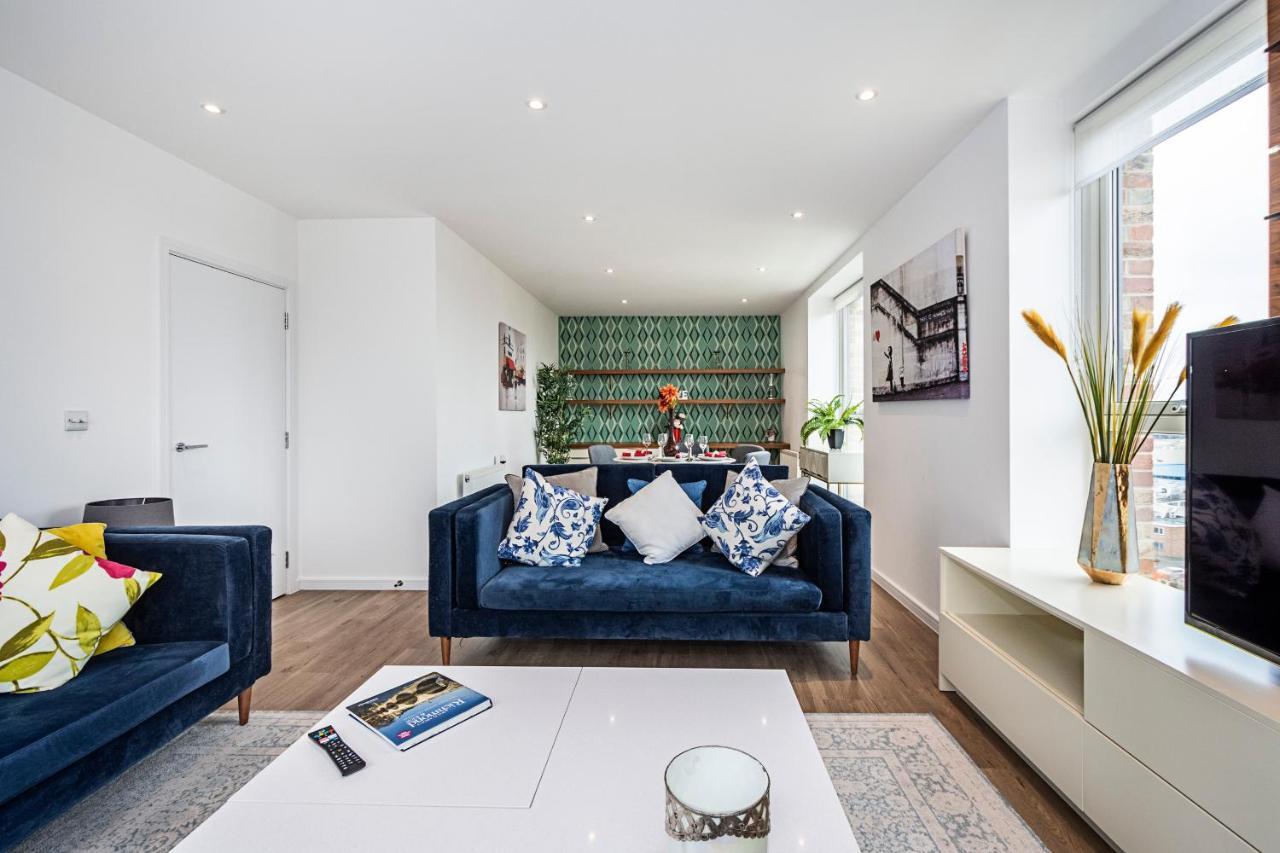 Chiswick Park 3 Bed 3 Bath West London - Parking Leilighet Eksteriør bilde