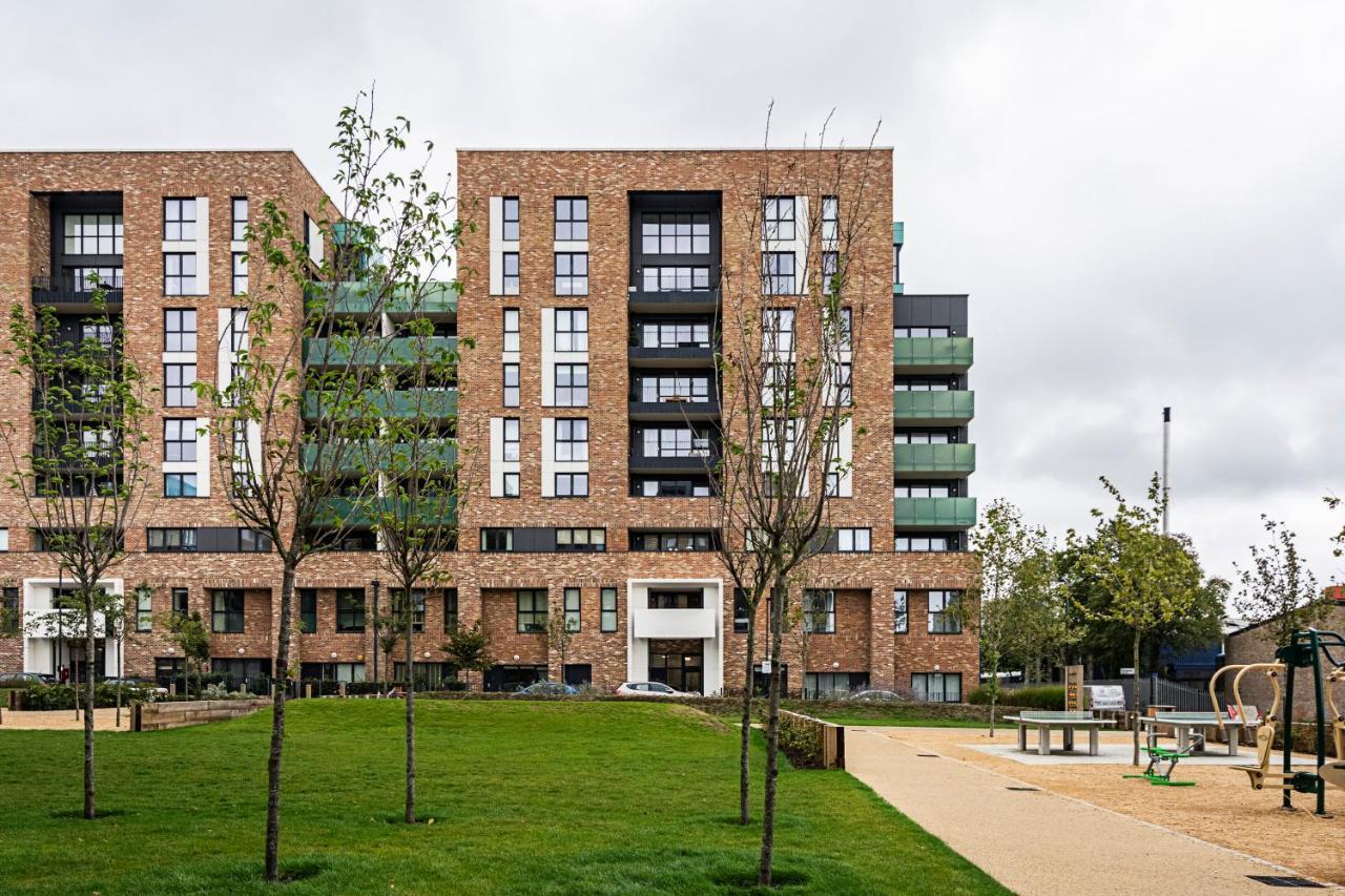 Chiswick Park 3 Bed 3 Bath West London - Parking Leilighet Eksteriør bilde