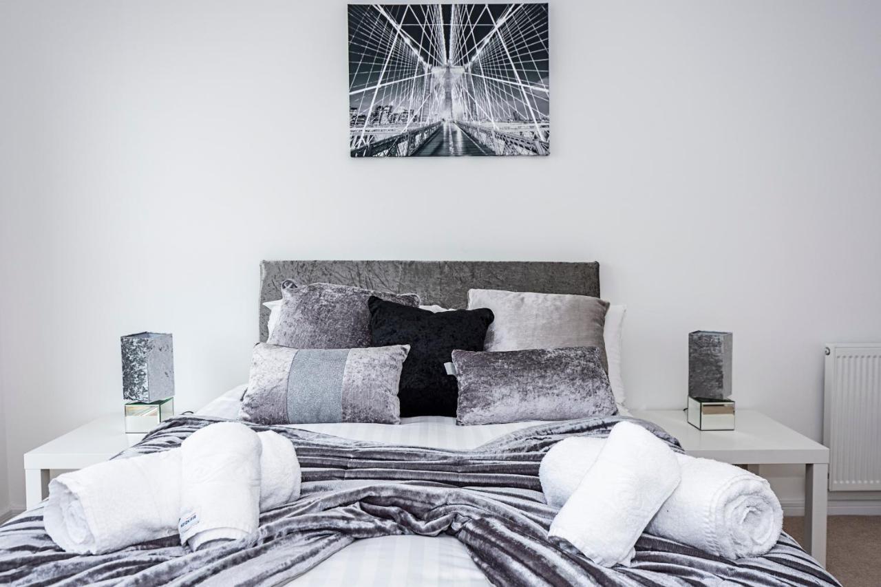 Chiswick Park 3 Bed 3 Bath West London - Parking Leilighet Eksteriør bilde