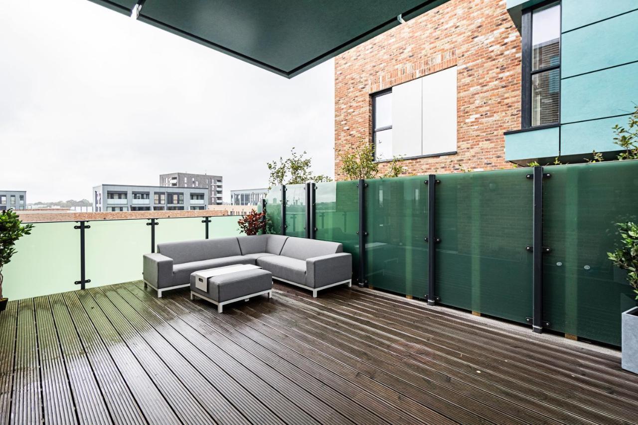 Chiswick Park 3 Bed 3 Bath West London - Parking Leilighet Eksteriør bilde